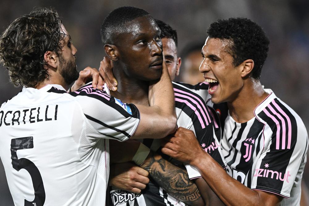 又绝杀！这支球队真的懂浪漫