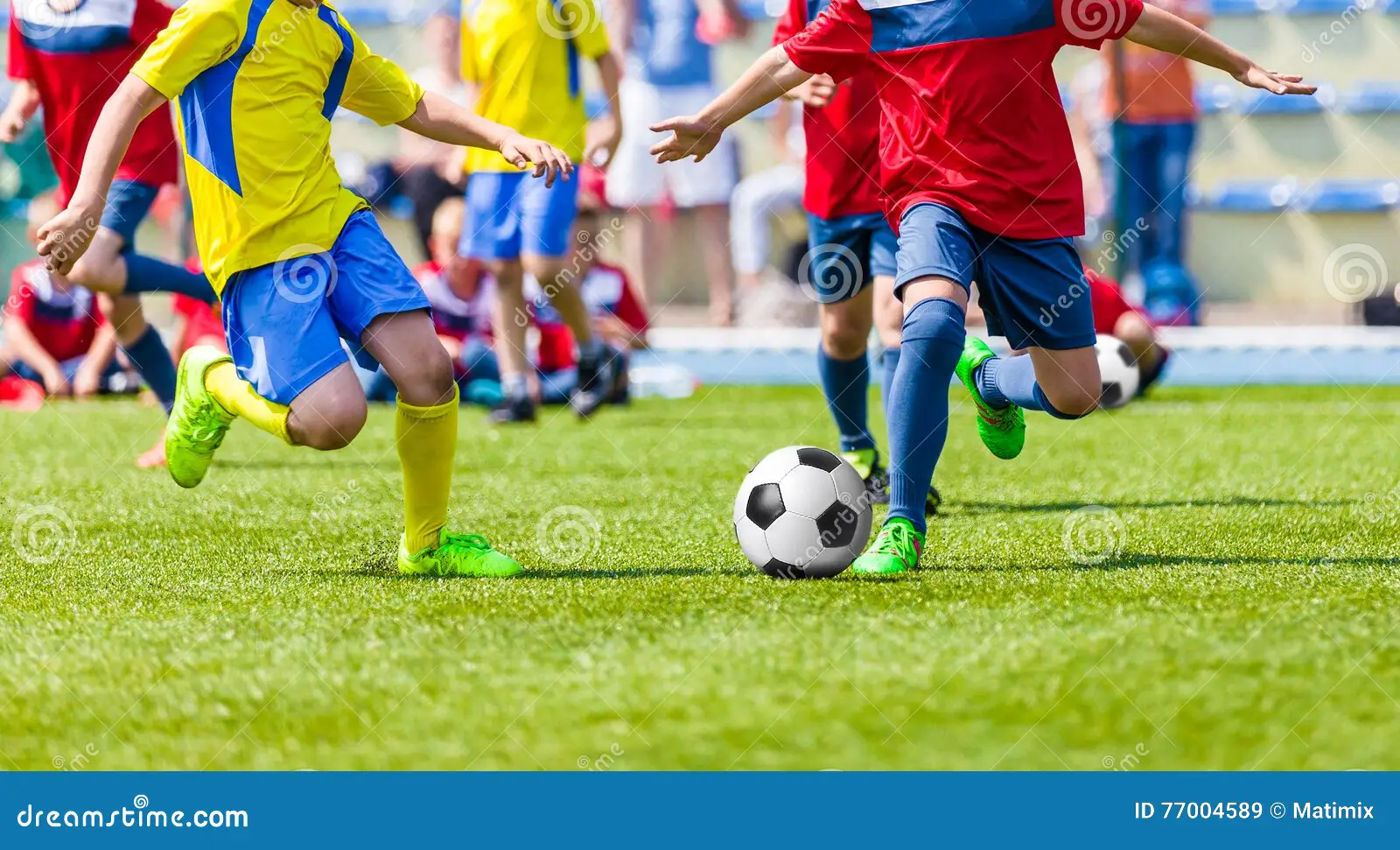 利兹联3-1胜切尔西，利物浦1-1战平桑德兰。