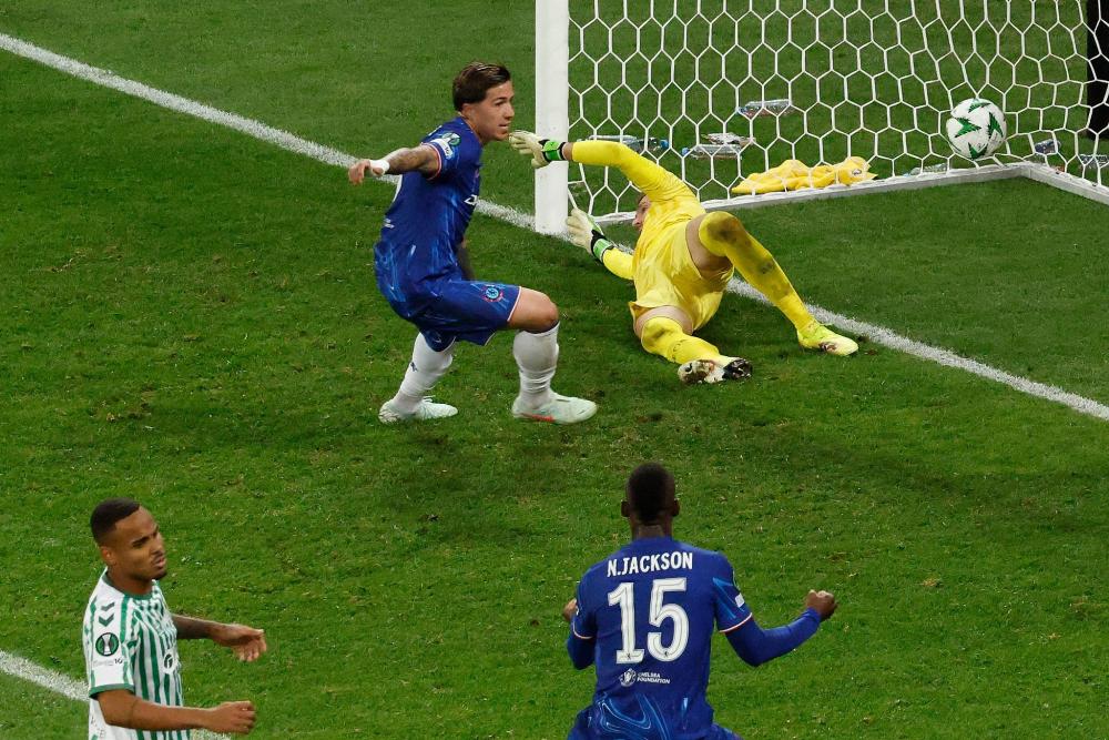 鲁尼：谢什科的控球能力还是比霍伊伦强的，未来会越来越好